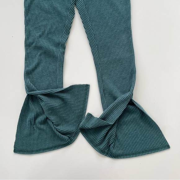 Urban Outfitters Out from Under Green Ribbed Flared Leggings Size Small - Picture 5 of 9